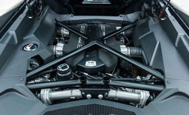 Lamborghini Aventador S LP 740-4 Roadster 40