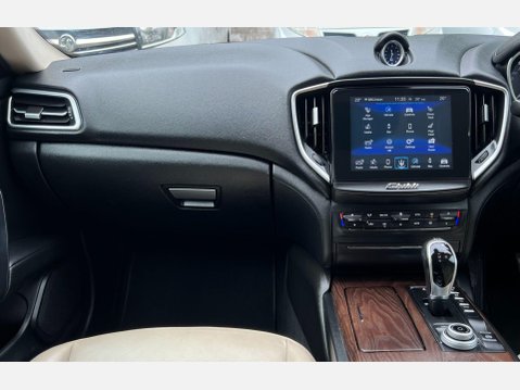 Maserati Ghibli 3.0D V6 Saloon 4dr Diesel ZF Euro 5 (s/s) (275 ps) 33