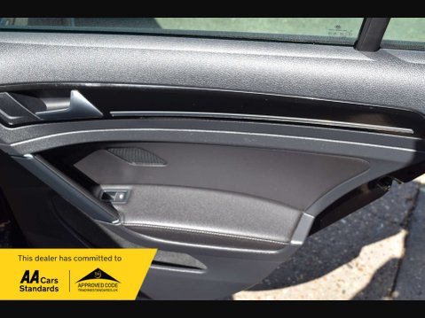 Volkswagen Golf 2.0 Golf R TSi 4WD 5dr 39