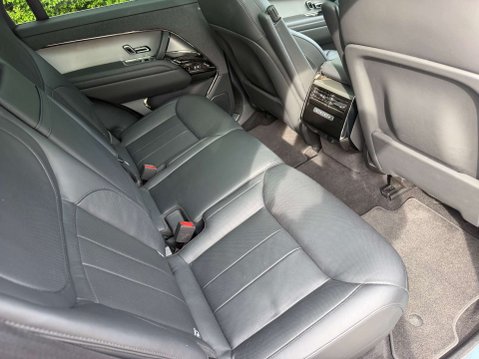 Land Rover Range Rover Sport 3.0 Range Rover Sport Dynamic SE D MHEV Auto 4WD 5dr 30