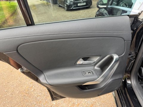 Mercedes-Benz CLA Class CLA 200 AMG LINE 36