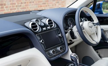 Bentley Bentayga V8 17