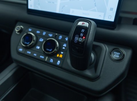 Land Rover Defender 110 OCTA 25