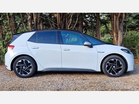 Volkswagen ID.3 Pro Performance 58kWh Family Hatchback 5dr Electric Auto (204 ps) 3