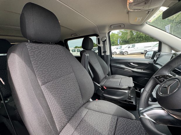 Mercedes-Benz Vito Crew Cab [SOLD CM] AUTO Select RWD LWB L2H1 Low Roof Air Con EURO 6 16