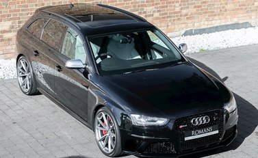 Audi RS4 Avant 8