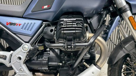 Moto Guzzi V85 850 TT 2019 37K MOT SEPTEMBER 2027 PANNIERS ADVENTURE BIKE 15