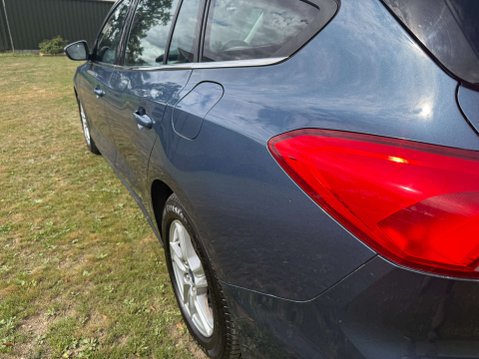 Ford Focus 1.5 Focus Zetec TDCi 5dr 37