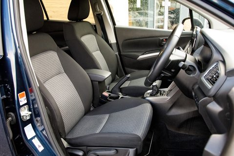 Suzuki SX4 S-Cross MOTION BOOSTERJET MHEV 33