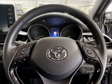 Toyota C-HR 1.8 VVT-h GPF Icon SUV 5dr Petrol Hybrid CVT Euro 6 (s/s) (122 ps) 13