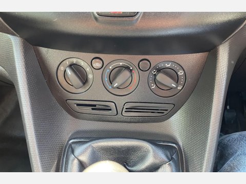 Ford Transit Connect 1.6 TDCi 200 ECOnetic Panel Van 4dr Diesel Manual L1 H1 (109 g/km, 94 bhp) 30