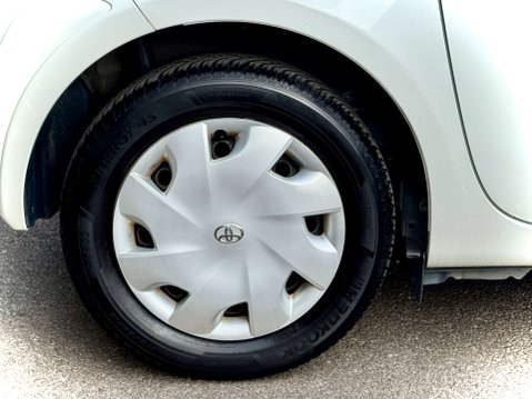Toyota Iq 1.0 VVT-i Hatchback 3dr Petrol Multidrive Euro 5 (68 ps) 68