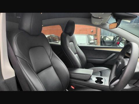 Tesla Model Y LONG RANGE AWD 15