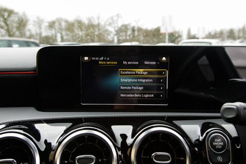 Mercedes-Benz A Class A 180 AMG LINE 29