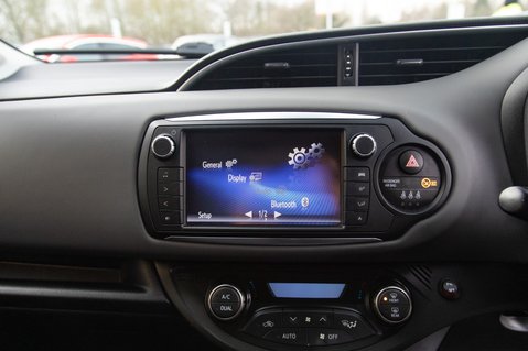 Toyota Yaris VVT-I DESIGN M-DRIVE S TSS 24