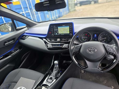 Toyota C-HR 1.8 VVT-h Dynamic SUV 5dr Petrol Hybrid CVT Euro 6 (s/s) (122 ps) 6
