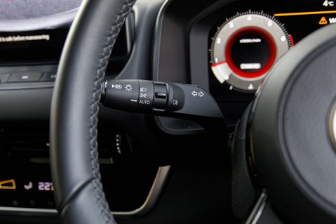 Nissan Qashqai DIG-T N-CONNECTA MHEV 16