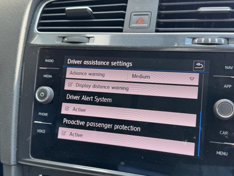 Volkswagen Golf 1.6 TDI BlueMotion Tech SE Nav Euro 6 (s/s) 5dr 19