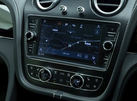 Bentley Bentayga V8 21