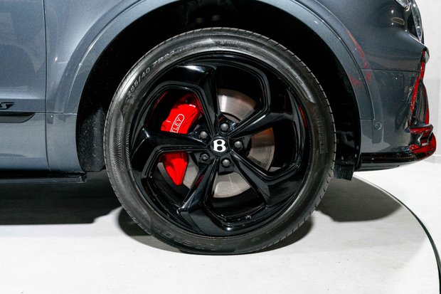 Bentley Bentayga V8 S. NOW SOLD. SIMILAR REQUIRED. PLEASE CALL 01903 254800. 5