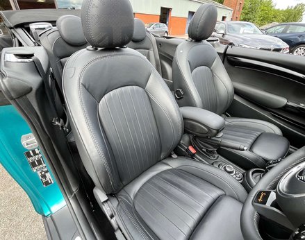 Mini Convertible 2.0 Cooper S Seaside Edition Auto 3dr 82