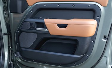 Land Rover Defender 110 X P400 23