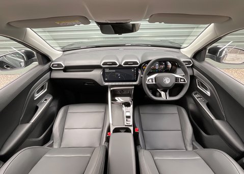 MG ZS 1.5 HYBRID+ TROPHY 12