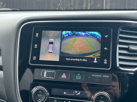 Mitsubishi Outlander DI-D 4 22