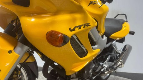 Honda VTR FIRESTORM 1997 ONLY 13K RUNS GREAT VERY CLEAN NEW MOT 1000CC VTWIN 9