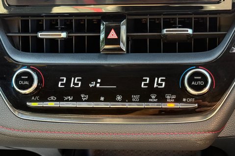 Toyota Corolla EXCEL HYBRID - ONE OWNER - FULL TOYOTA SERVICE HISTORY 38