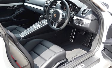 Porsche Cayman GTS 16