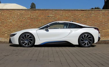 BMW I8 4