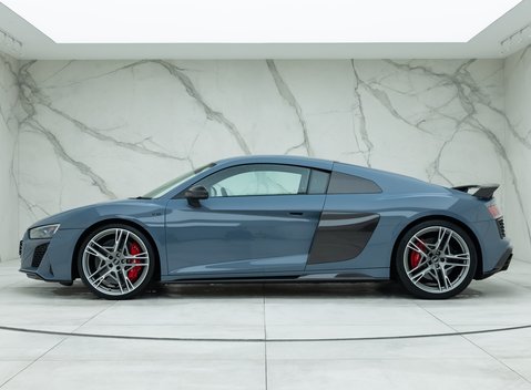 Audi R8 V10 PERFORMANCE CARBON BLACK 2