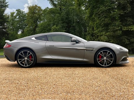 Aston Martin Vanquish V12 4