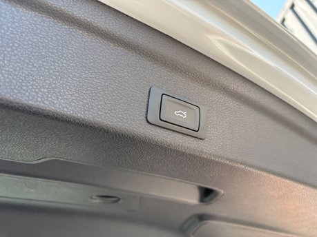 Audi Q3 1.5 TFSI CoD 35 S line Sportback 5dr Petrol Manual Euro 6 (s/s) (150 ps) 17