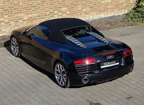 Audi R8 V10 Spyder 11