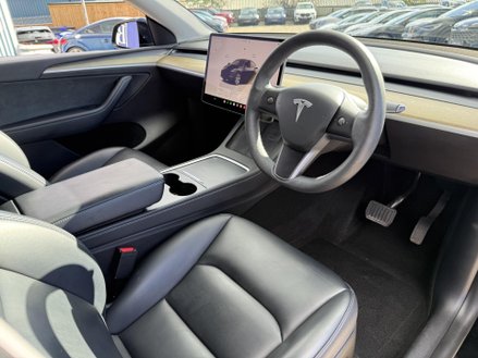 Tesla Model Y (Dual Motor) Long Range SUV 5dr Electric Auto 4WDE (384 bhp)