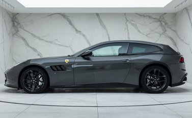 Ferrari GTC4 Lusso T 5