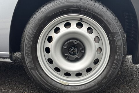 Peugeot Partner 102 ps BlueHdi Professional L2 32