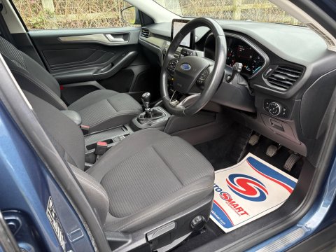 Ford Focus TITANIUM 18