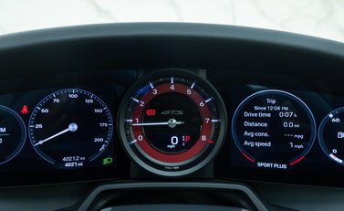 Porsche 911 Carrera 4 GTS (992) 18