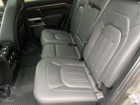 Land Rover Defender 3.0 Defender XS Edition D MHEV Auto 4WD 5dr 11