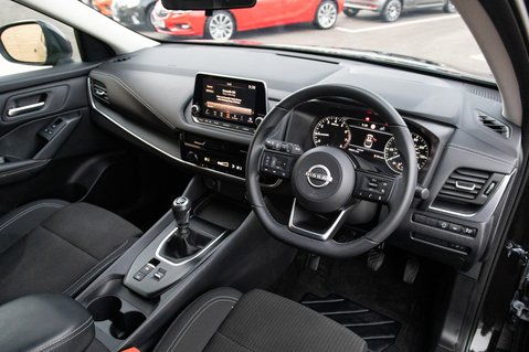 Nissan Qashqai DIG-T ACENTA PREMIUM MHEV 4