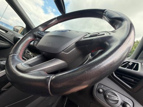 Ford Kuga ST-LINE X 20