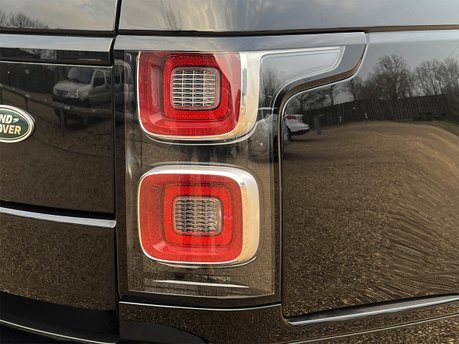 Land Rover Range Rover WESTMINSTER BLACK MHEV 26