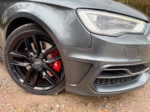 Audi S3 2.0 TFSI S Tronic quattro Euro 6 (s/s) 3dr (Nav) 35