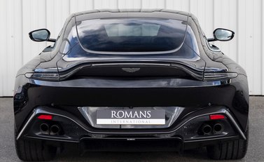 Aston Martin V8 Vantage 5