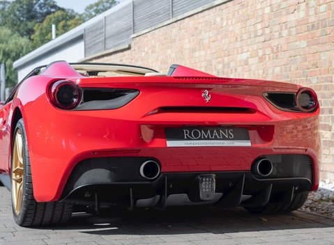 Ferrari 488 Spider 27