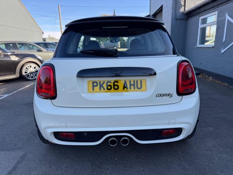 Mini Hatch 2.0 Cooper S Hatchback 3dr Petrol Manual Euro 6 (s/s) (192 ps) 4