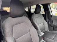 Renault Captur ICONIC TCE 11